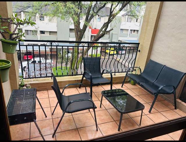 2 BEDROOM PROPERTY TO RENT IN LONEHILL